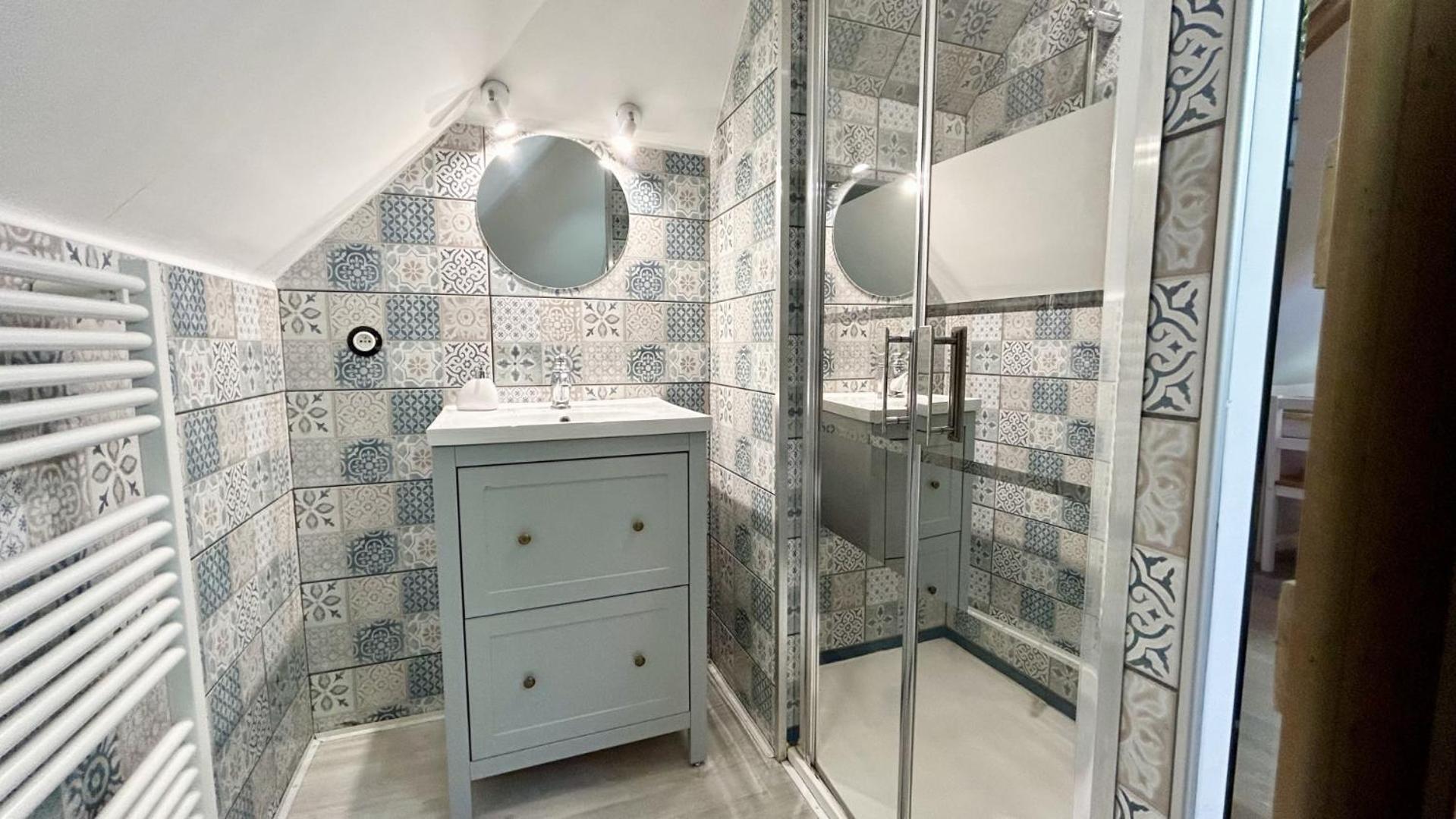 Terre & Mer'Veilles 2, Appartement Avec Spa Pour 2 Personnes Favieres  Exterior photo